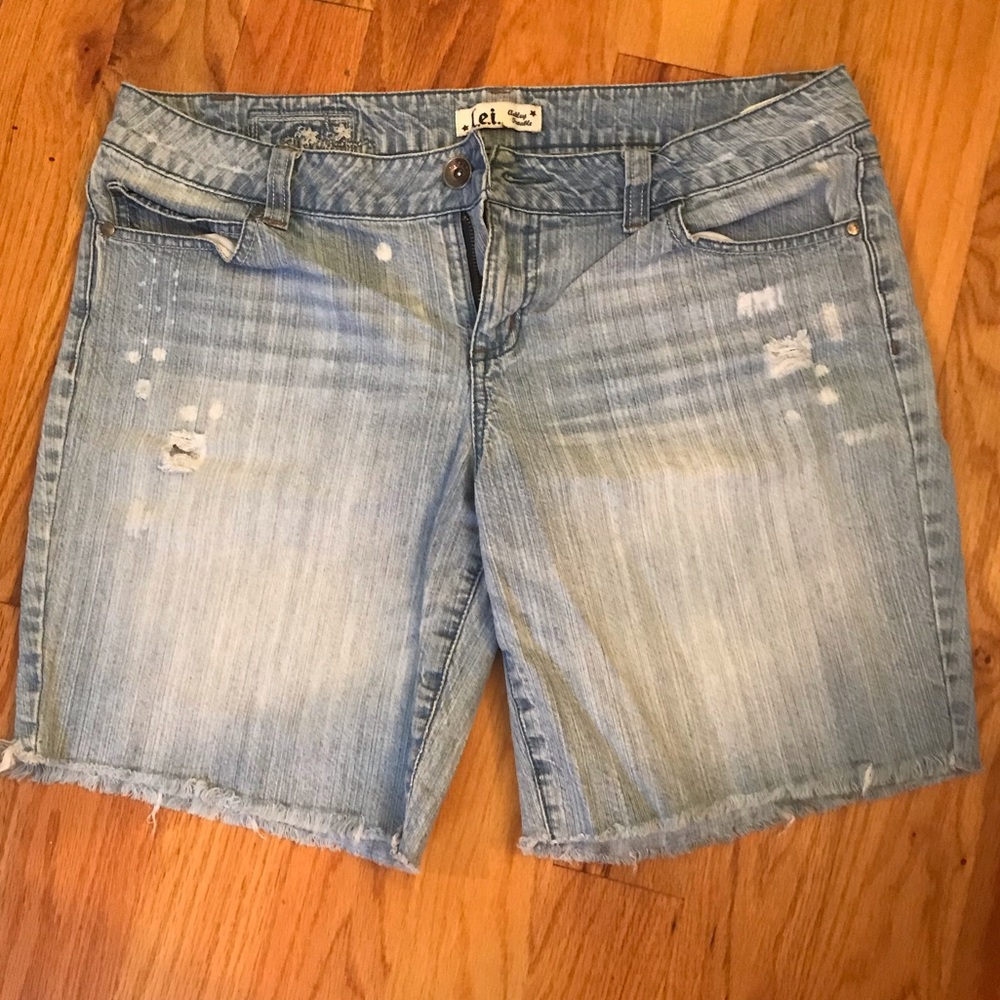 Lei shorts